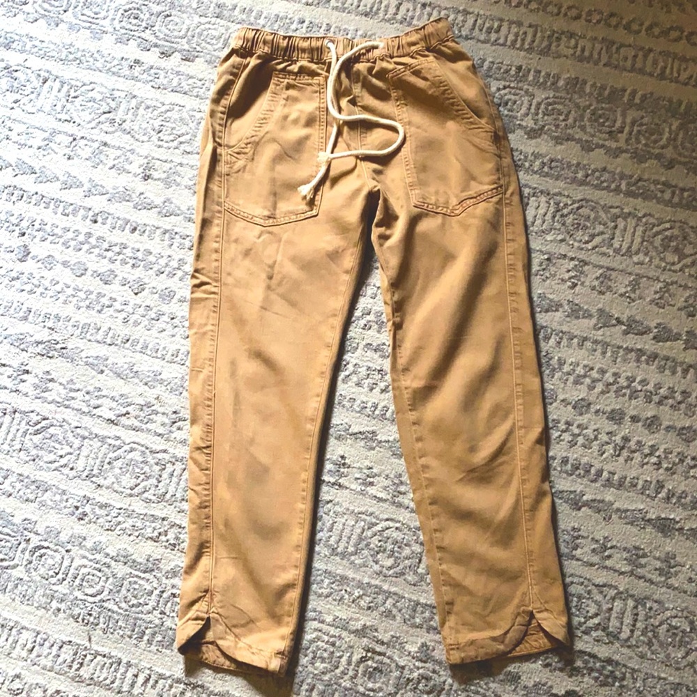 Pilcrop and letterpress crop pants purchased at Anthropologie